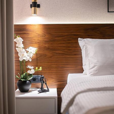 Enyana Luxury Suites โกตอร์ ภายนอก รูปภาพ