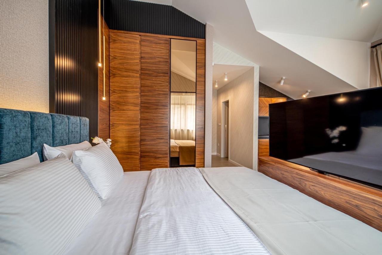 Enyana Luxury Suites โกตอร์ ภายนอก รูปภาพ
