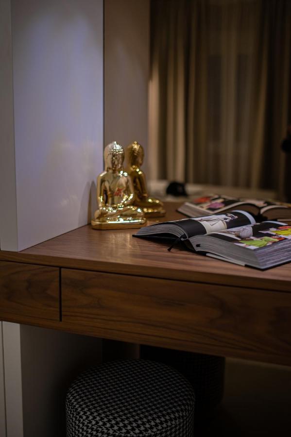 Enyana Luxury Suites โกตอร์ ภายนอก รูปภาพ