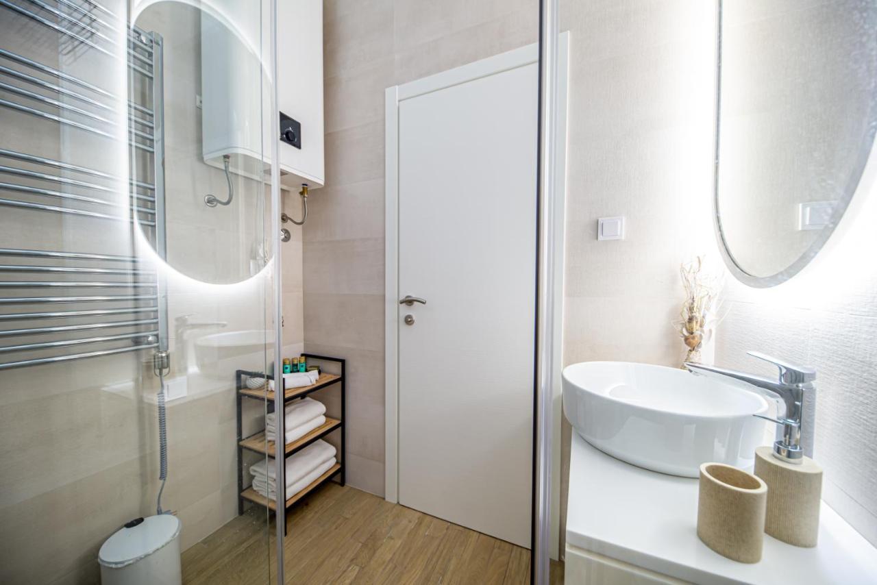 Enyana Luxury Suites โกตอร์ ภายนอก รูปภาพ