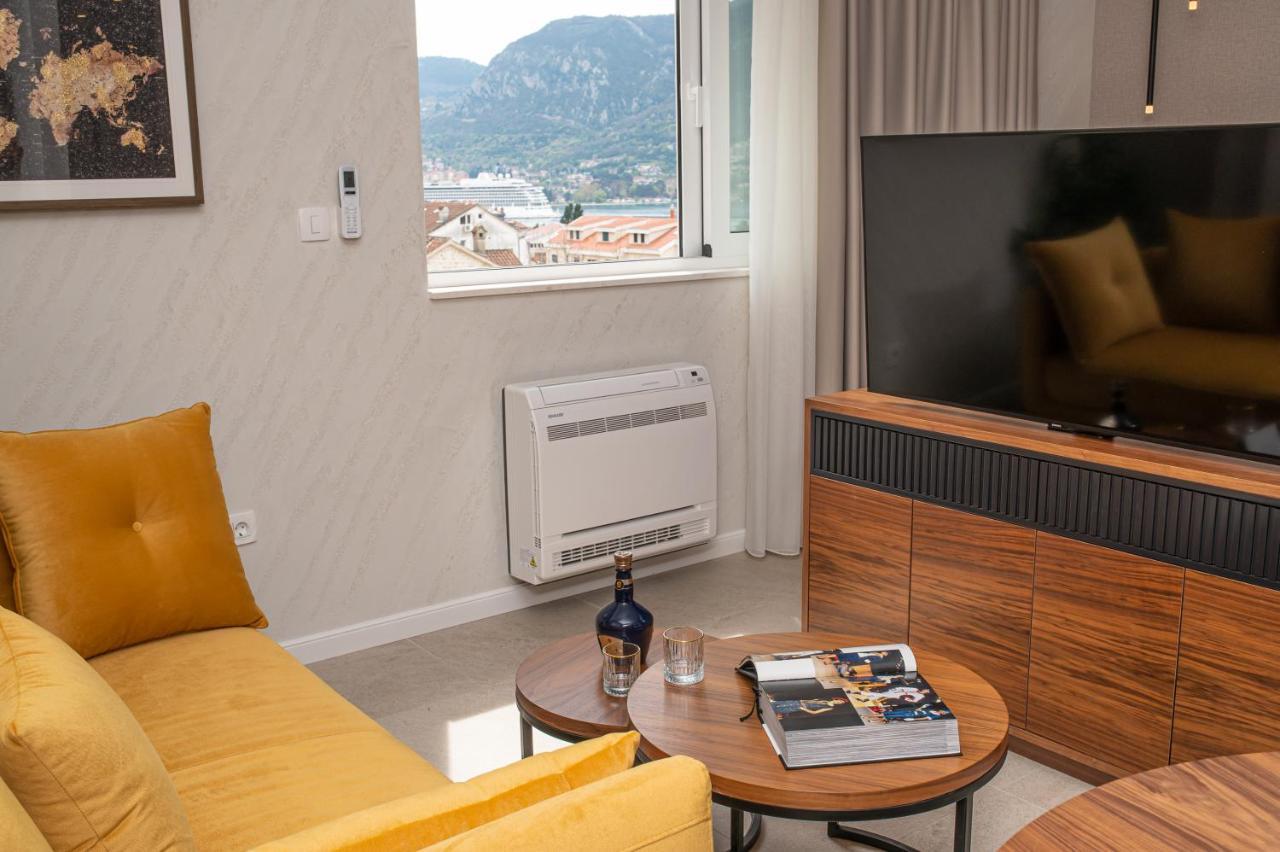 Enyana Luxury Suites โกตอร์ ภายนอก รูปภาพ