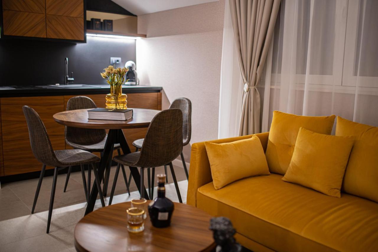 Enyana Luxury Suites โกตอร์ ภายนอก รูปภาพ